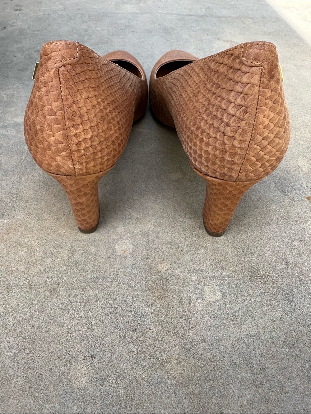 Vionic Madison Mia Snakeskin Embossed Leather Pump Heels Camel/Tan Size 7 NEW - Picture 5 of 10